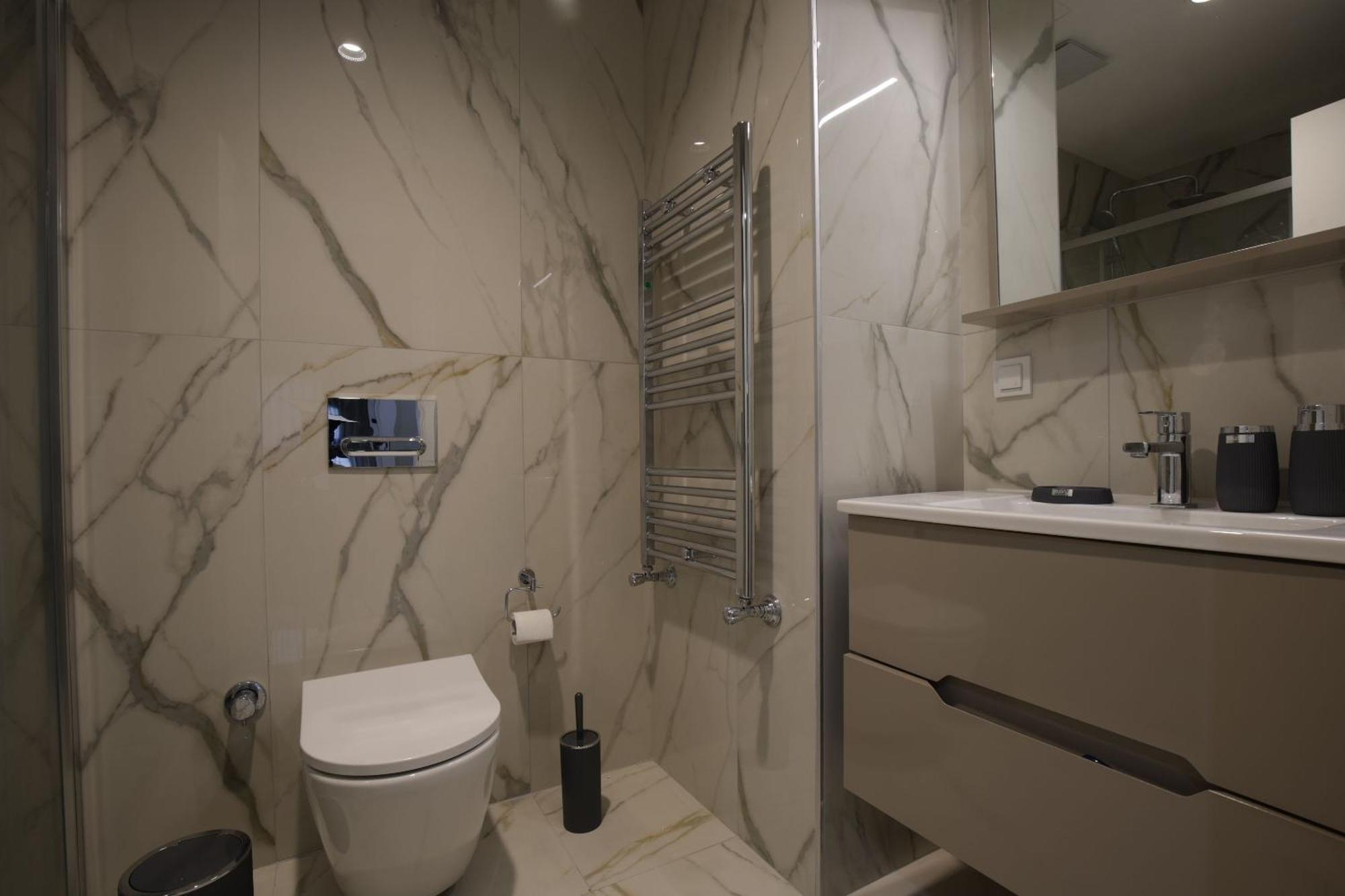 Apartment Urban Oasis 16th Floor Penthouse, Center, Free Private Parking *