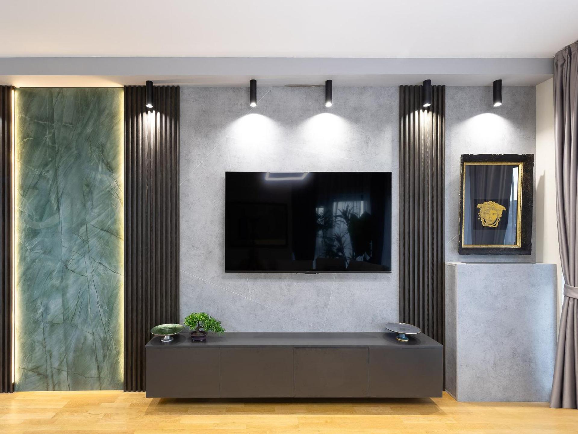 Urban Oasis 16th Floor Penthouse, Center, Free Private Parking Apartment Skopje